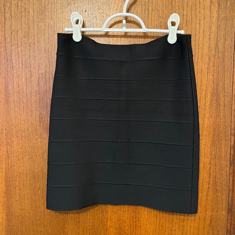 BCBG MaxAzria Stretch Skirt Size M